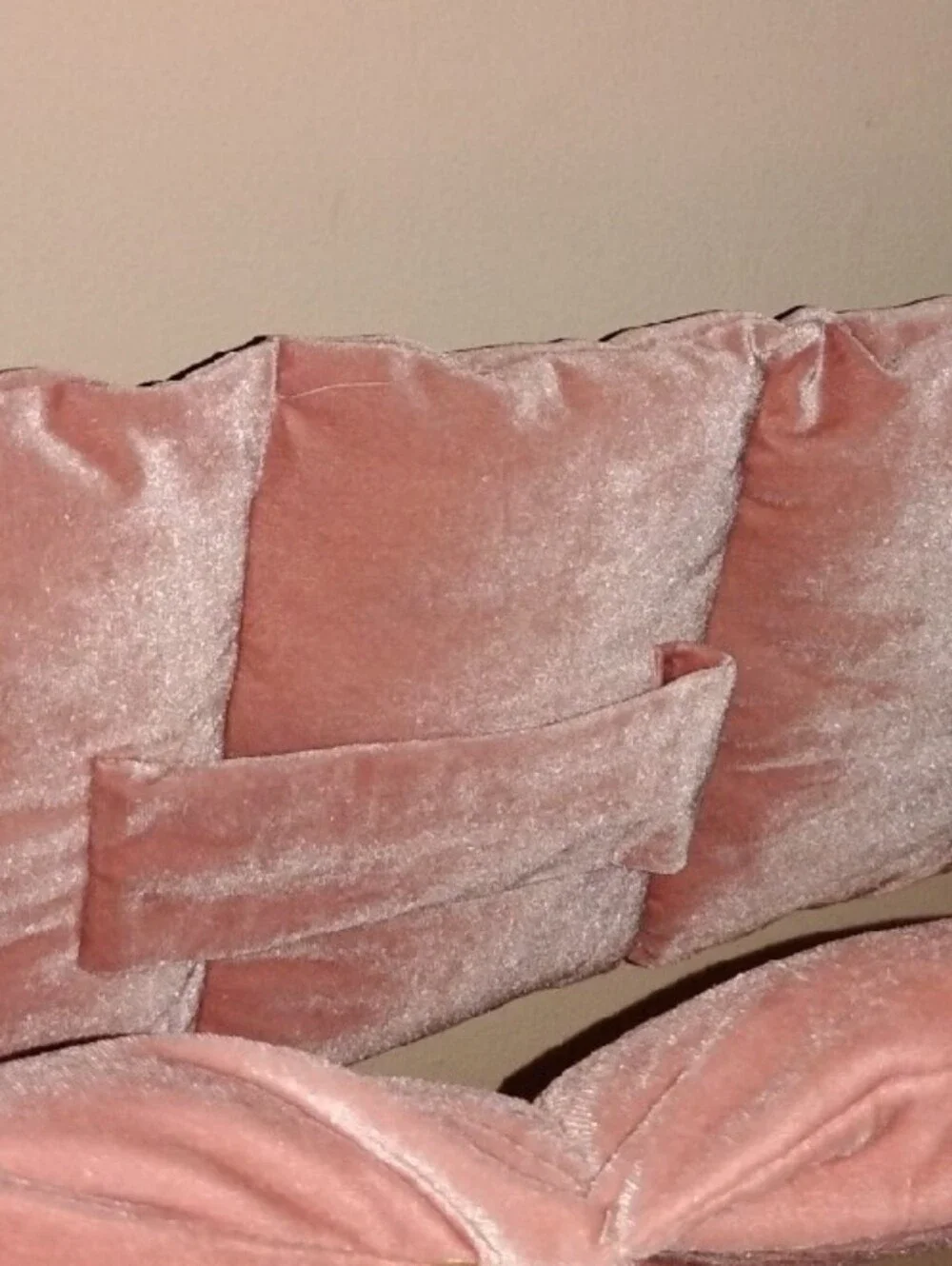 Steve Madden Velvet Puffy Scarf - Dusty Rose
